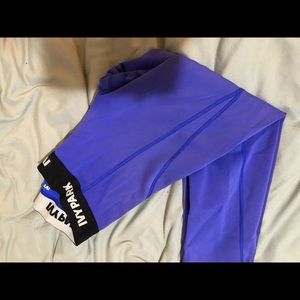 CROPPED IVY PARK LEGGINGS